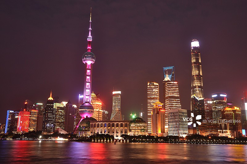 实拍上海夜景 繁华璀璨流光溢彩