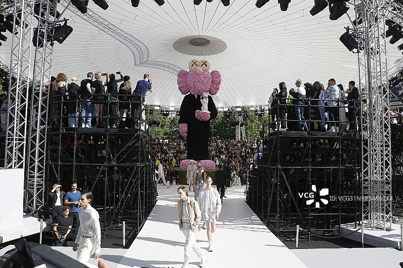 2019春夏巴黎男装周:Dior Homme 品牌秀场 丹